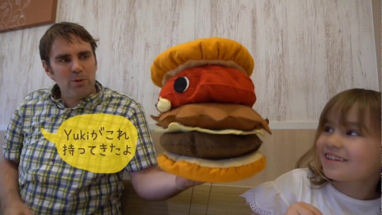 Hanaが撮影しましたぁ。モスの楽しみワイワイセットのおもちゃ バイリンガル姉妹