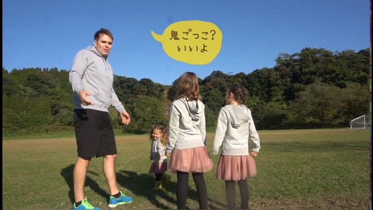 冬の川で泳いでみたよ！バイリンガル姉妹